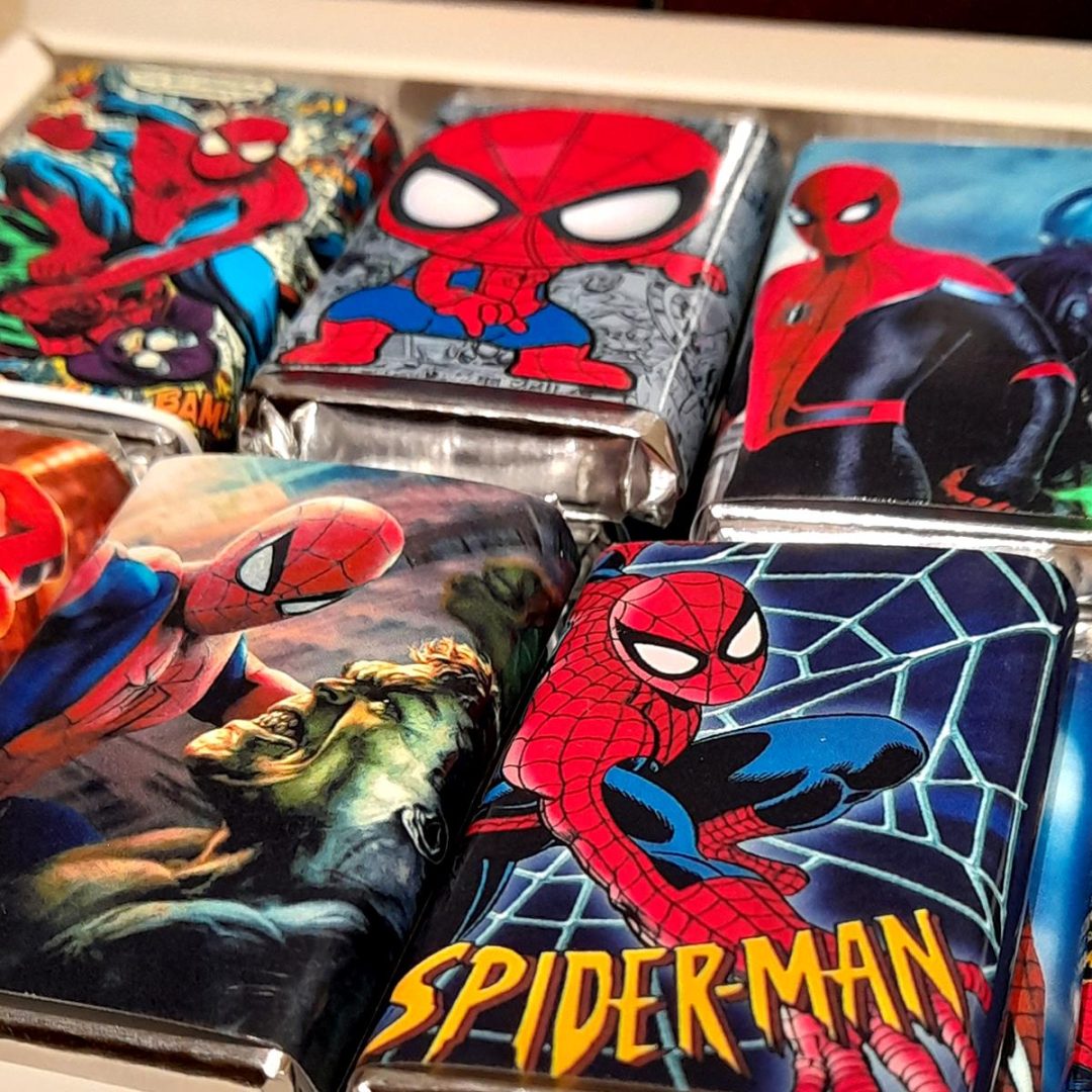 Caja de chocolatines Tributo al Hombre Araña / Spiderman: Edición Coleccionable🕷️ - Imagen 7
