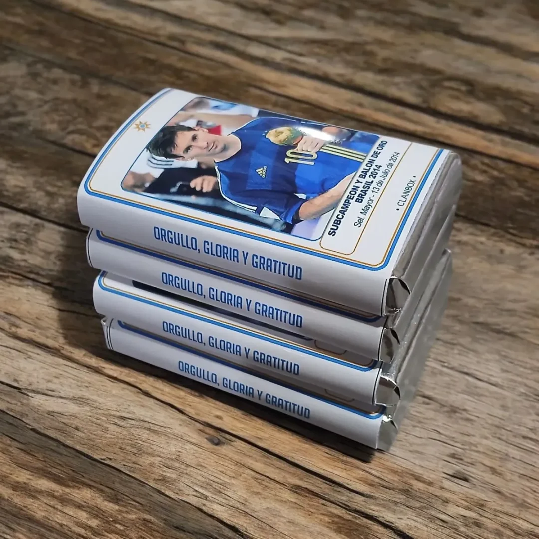 Caja 18 Chocolates Tributo Messi Seleccion Argentina + Regalo - Imagen 3